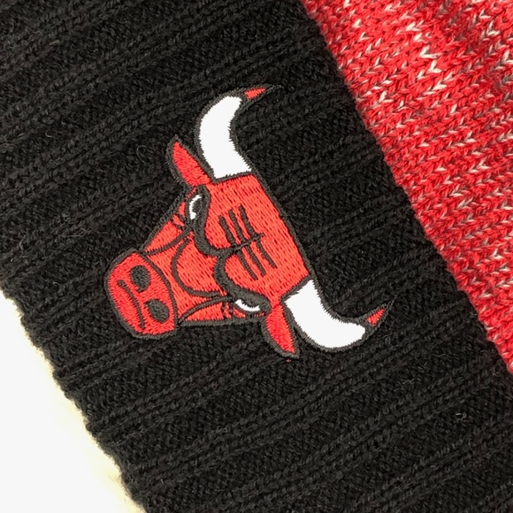 Chicago Bulls NBA Cuffed Knit Pom Winter M & N - Picture 2 of 8